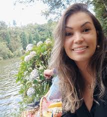 Caroline Brill's Instagram, Twitter & Facebook