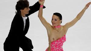 フィギュアスケート選手が、演技中にまさかの おっぱいポロリ！ | xnews2 スキャンダラスな光景