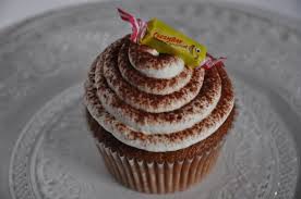 Recette Cupcakes Aux Carambar 750g Recette Recette Cupcake Carambar Recette