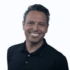 Learn about the Mentors helping entrepreneurs in our program