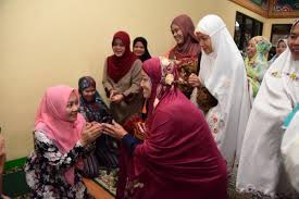 Maybe you would like to learn more about one of these? Atalia Kamil Twitterissa Akang Teteh Di Daerah Ujungberung Tadi Ikut Subling Berjamaah Di Masjid Al Hikmah Kahh Tadi Subuh Saya Dan Keluarga Subling Disana Bersama Ustad Evie Effendi Juga Sering2 Subuh