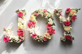 des lettres fleuries pour la fete des meres offrir des fleurs idee fete des meres decoration fete