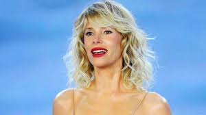 Cosa dice briatore sulle accuse di epidemia colposa per il focolaio al billionaire? Alessia Marcuzzi La Simptatia Ha Le Gambe Lunghe Presentatore Tv Biografia Attrice