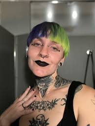 Hi I'm Dani 24 year old emo