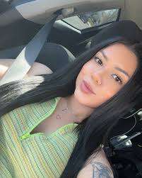 Looks like a sondra blust wtf