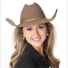 Jodie Isbell's Instagram, Twitter & Facebook