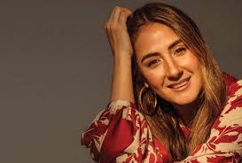 Johanna Ortiz's Instagram, Twitter & Facebook