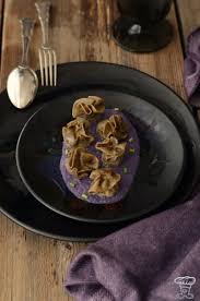 Ravioli Alla Farina Di Canapa Zucca E Crema Di Cavolo Viola Brontolo In Pentola