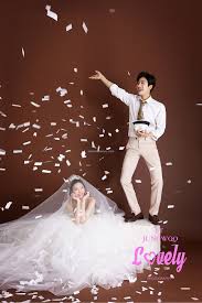 Korea Pre Wedding Lovely St 2019 2020 Wedding Package Mr K Korea Pre Wedding Eve Korean Wedding Photography Pre Wedding Photoshoot Wedding Photos Poses