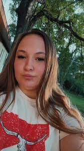 Leann Hale's Instagram, Twitter & Facebook