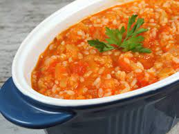 Se caleste ceapa in ulei 10 minute. Ghiveci De Legume Cu Orez