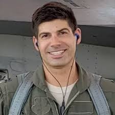 Alex Kroll's Instagram, Twitter & Facebook