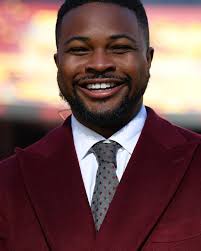 We want it right now, not a minute more NFL Week 16 custom fit: @pharoah.us  📸 2,3,5: @heybhouse