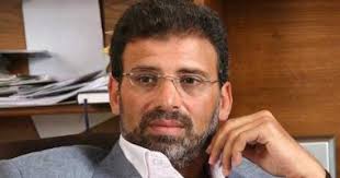 ظهر المخرج السينمائي المصري خالد يوسف، لأول مرة في مصر بعد عودته من الخارج لحضور جنازة شقيقه، صلاح يوسف، الذي توفي مساء أمس الثلاثاء، إثر إصابته بفيروس كورونا. Ø§Ù„Ù…Ø®Ø±Ø¬ Ø®Ø§Ù„Ø¯ ÙŠÙˆØ³Ù ÙŠØ¹Ù„Ù† ÙˆÙØ§Ø© Ø´Ù‚ÙŠÙ‚Ù‡ ØµÙ„Ø§Ø­ Ø§Ù„ÙŠÙˆÙ… Ø§Ù„Ø³Ø§Ø¨Ø¹