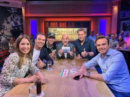 'uitbater' presentator rob kamphues ontvangt diverse gasten. Rob Van Gameren Twitterren Eindelijk Een Vrouw Te Gast Aan De Tafel In Het Formule 1 Cafe Nu Live Op Ziggo Sport Met Amberbrantsen Dus Metpolovangiedo F1 Https T Co Fd1ctt1ked