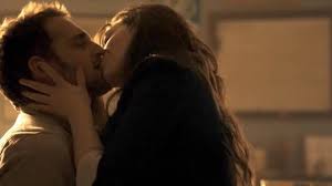 キャット・デニングスの白昼夢のキスとセックスシーン