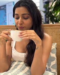 when I meet little more of myself 🍃🦋♥️ . . . . #quiet #calm #coffee #slow  #flow #instinct #love