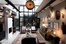 Comment Transformer Un Hangar En Loft 8 Exemples Reussis Salle A Manger Style Industriel Loft Industriel Maison Prefabriquee Bois
