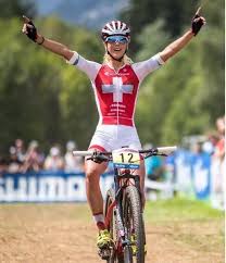 The next in our series of best of instagram is the swiss mountain and road cyslist jolanda neff. Jolanda Neff Suisse Instagram Jolandaneff Yanabelomoina Kross Racing Team Bicicletas Macaquinho Pontoes