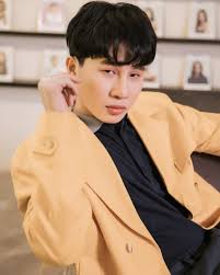 Nửa đêm, Jack tung ảnh cởi trần, góc chụp 'hiểm hóc' lộ điểm nhạy cảm khiến  CĐM đỏ mặt