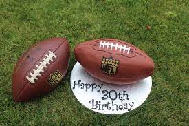 It's my first football helmet cake…be kind : Theresas Backstube Football