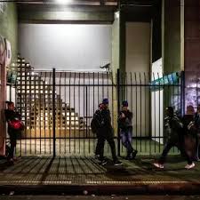 Eles são contra a reforma da previdência e o contingenciamento na. Com Greve Da Cptm Sp Tem Fila De 800 Metros Para Onibus E Transito Acima Da Media 13 06 2013 Uol Noticias