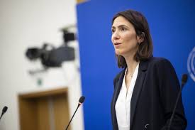 EU elections: Renew Europes Valérie Hayer to become Macron camps top  candidate - Euractiv