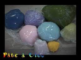 La pâte à sucre achetée il vaut mieux prendre une pate a sucre couleur naturelle et la coloré avec des dose de couleur ou faut mieux acheter la pate a sucre deja colorée. Colorer Sa Pate A Sucre Avec Des Colorants Naturels Partie 1 Youtube