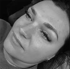 Goodmorning Gulfcoast! My name is Brooklynn Moore. I'm a licensed lash  artist/specialist located in Ocean Springs. I have appointments left this  month and would love to help get you all dolled up