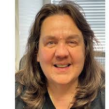 Lisa Donegan's Instagram, Twitter & Facebook