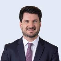 200+ perfiles de «Lipp»