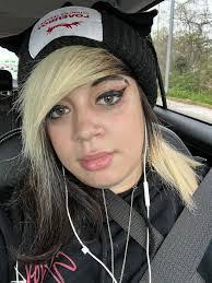 Leslie Emanuel's Instagram, Twitter & Facebook