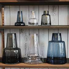 ホルムガードのフローラが入荷しています フローラには3種類の形と色がありますお好みのタイプをお選びください 12cm 24cm ロングタイプ 長い茎の花に新鮮な多量の水を供給することを意図しています ミディアムタイプ 細身の首 flower vases bottles decoration