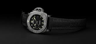 The submersible mike horn edition is worn with a blue strap made of recycled pet. Panerai Submersible Mike Horn Edition 47 Mm Juwelier Wagner