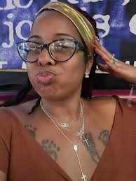 hello my name is nyran I'm from jamaica 🇯🇲 I'm 31yars old single looking  for my wife!