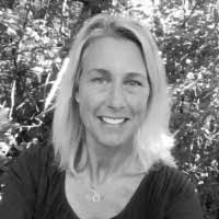 Melissa Kamp's Instagram, Twitter & Facebook