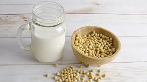 Sojamilch wird aus sojabohnen hergestellt. Sojamilch Eine Gesunde Alternative Zu Kuhmilch Oko Test