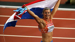 Dafne schippers (utrecht, 15 juni 1992) is een nederlandse atlete.in 2015 werd ze wereldkampioene op de 200 m in een europees record van 21,63 s en tweede op de 100 m in de nationale recordtijd van 10,81. Dafne Schippers Verteidigt Ihren Titel Uber 200 M Fm1today