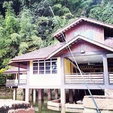 Dibina dalam suasana persekitarannya yang kehijauan serta kaya dengan pelbagai. Impian Rimba Resort Enterprise Lot 8944 Batu 22 Jalan Pangsun 43100 Hulu Langat Malaysia Penginapan Clevi Com