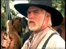 🤠🕊Gus bein' Gus, holdin' that thar box down 🕊