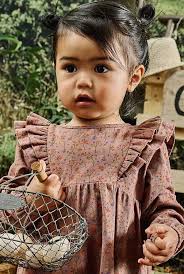 Tami Sand's Instagram, Twitter & Facebook