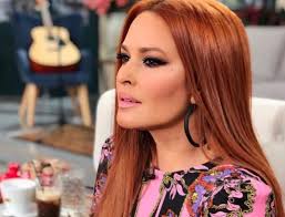 Άλλαξε και πάλι χρώμα στα μαλλιά της! Sissy Xrhstidoy Thecaller