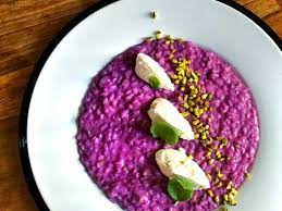 Ricette e consigli per condire il cavolfiore crudo. Risotto Di Cavolo Viola Con Formaggio Di Capra E Pistacchi