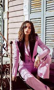 Ana de Armas has lesbian daddy energy that I never noticed until this pic!  : rladyladyboners