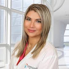 Robin Hammack's Instagram, Twitter & Facebook