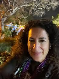 Today time I've seen Dunedin like this! These people love Mardi Gras! So  fun to be part of a vibrant community!💜