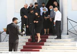 Η ίδια σε συνέντευξή της στην εφημερίδα on time έχει δηλώσει στο παρελθόν «είναι ένας κούκλος. 2cqaqovsab9ovm