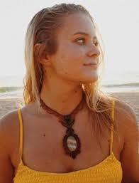 Eliza Burke's Instagram, Twitter & Facebook