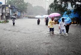 Several areas in mumbai also experienced power cuts due to waterlogging after incessant rain on wednesday, reports said. Mumbai Rains Updates Despite Heavy Rainfall Warning Most City Areas Remain Dry