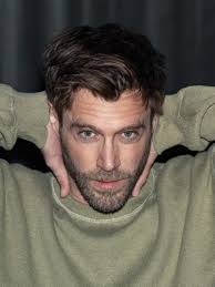 August Issac Carter — Agentur SCHLAG